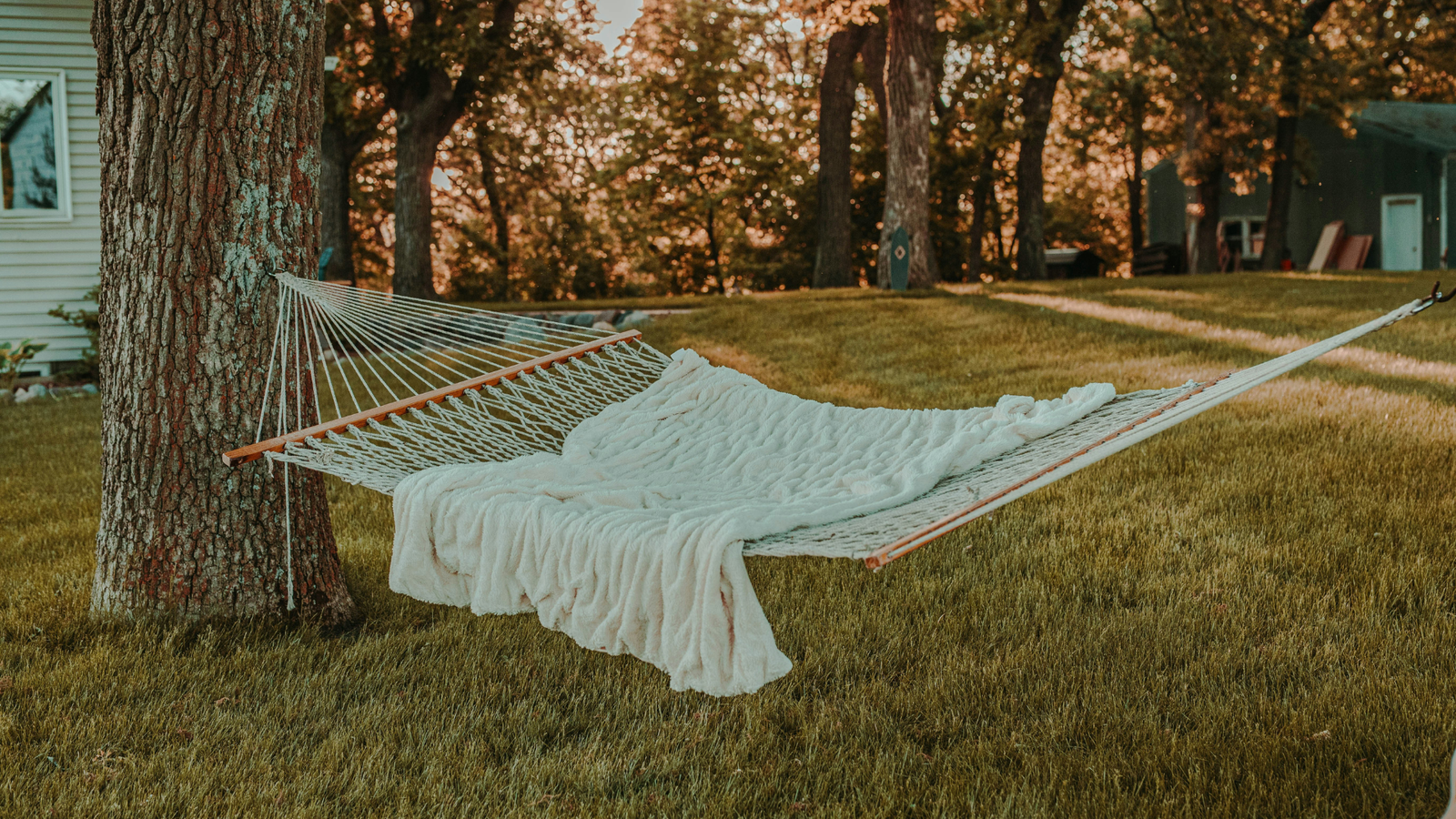 10 Astuces pour Bien Dormir en Été : Sommeil Frais et Réparateur | NAP Drinks